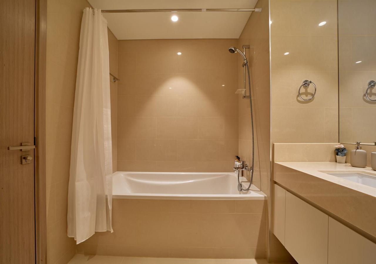 Majestic Act One 2br 37th Floor- Downtown- Boulevard View Apartment