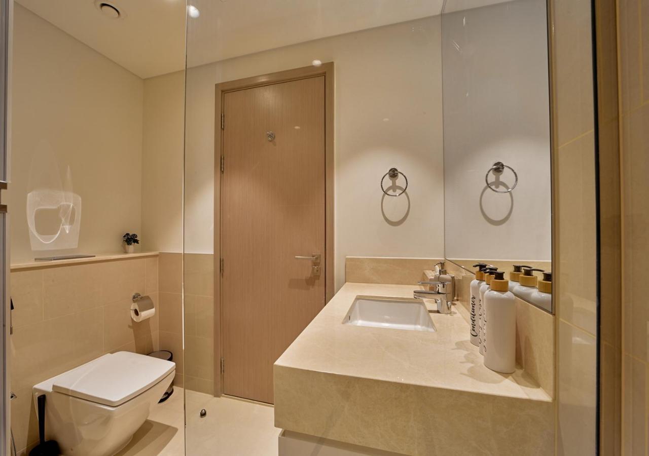 Majestic Act One 2br 37th Floor- Downtown- Boulevard View *